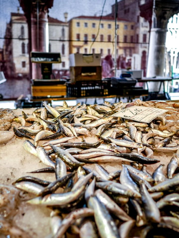 Venice: Rialto Market Street Food & Tastings Tour