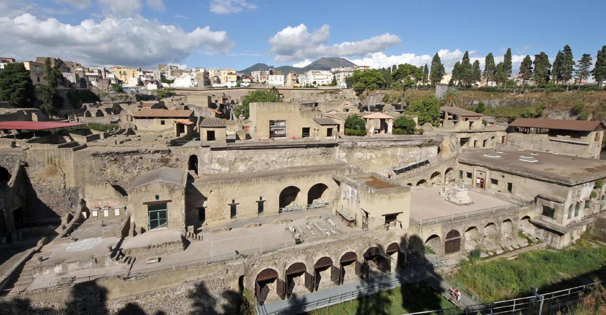 Herculaneum, Private Walking Tour with Archeologist Guide - Housity