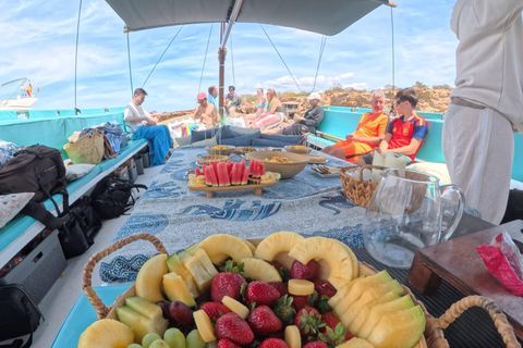 Ibiza: Boat Trip with Snacks, Drinks and Swim Stop