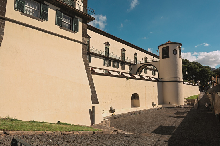 Funchal: tour a pie de vino y azúcar