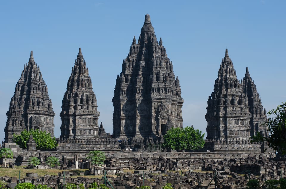 Yogyakarta: Borobudur Sunrise & Prambanan Temple Guided Tour | GetYourGuide