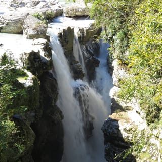 Kutaisi: Martvili, Okatse Canyon e passeio pela caverna de Prometheus