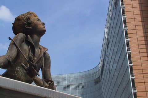 Brussels: Walking Tour from Central Station to Manneken Pis