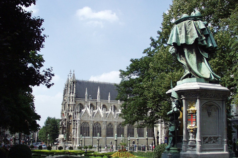 Brussels: Walking Tour from Central Station to Manneken Pis