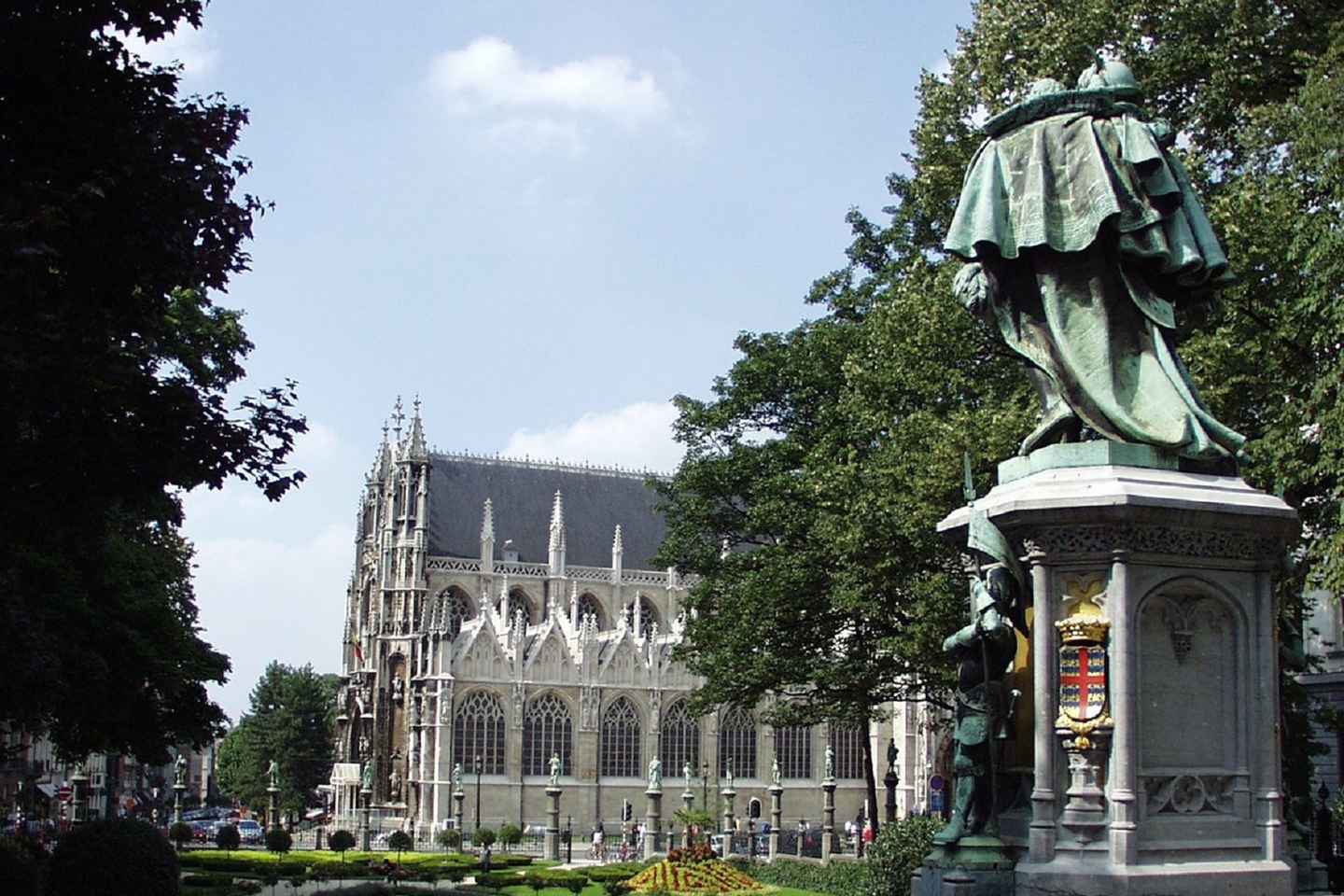 Brussels: Walking Tour from Central Station to Manneken Pis - Brussels: Walking Tour from Central Station to Manneken Pis