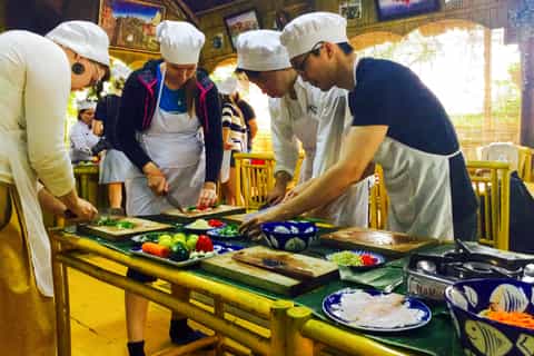 From Hoi An: Market Tour, Basket Boat Ride and Cooking Class
