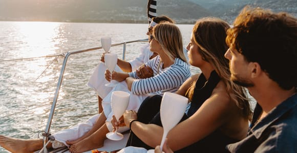 Lake Como: Sailing Boat Tour with Skipper and Aperitivo