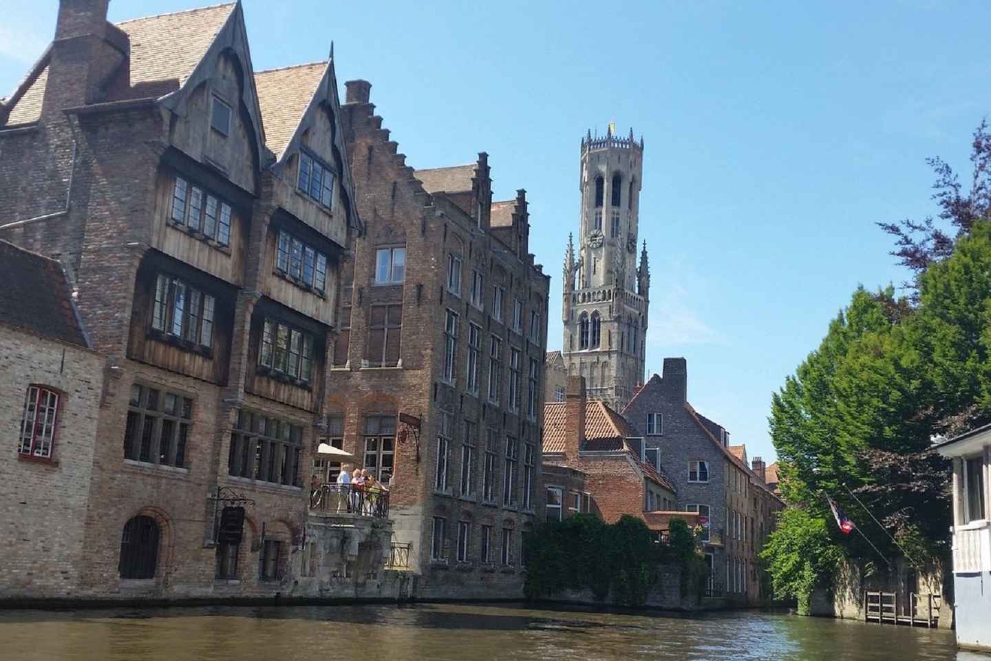 Bruges: 2.5-Hr Walking Tour from train station to Markt