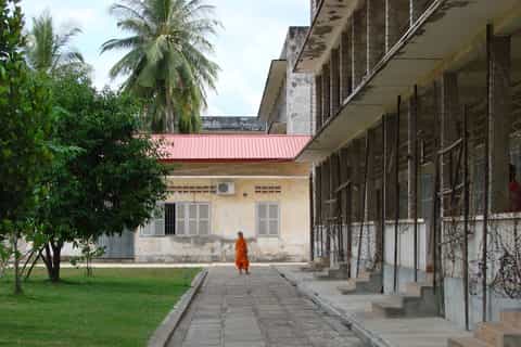 erkundung phnom penhs vergangenheit in kleiner gruppe