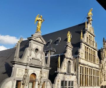 Antwerp: Walking Tour from Steen to Central Station
