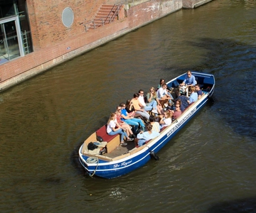 Groningen: Privé Stadsrondvaart met Open Bar