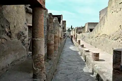 From Naples: 2-Hour Herculaneum Kid-Friendly Tour