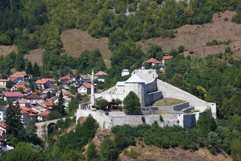 Miasto Travnik i wodospady Jajce