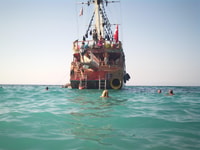 Desde Kusadasi, crucero en bote de día completo - Housity
