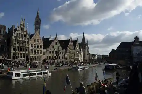 Gent: Wandeltour van vrijdagmarkt tot kathedraal