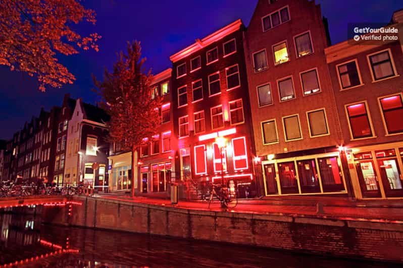 Amsterdam visite du quartier rouge et sur le cannabis GetYourGuide