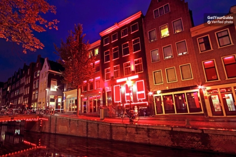 Amsterdam: Tour durch das RotlichtviertelAmsterdam: Öffentliche Ganja-Tour durch das Rotlichtviertel