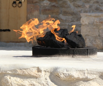 Baku: Burning Mountain & Zorastrian Temple Private Tour