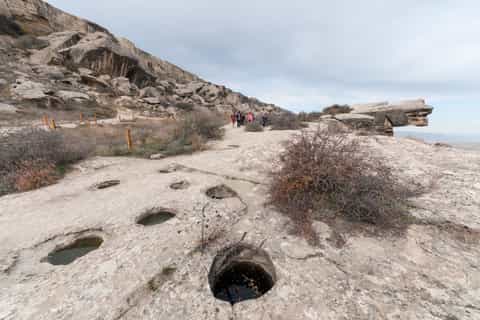 From Baku: Gobustan, Mud Volcanoes & Mosque Private Tour