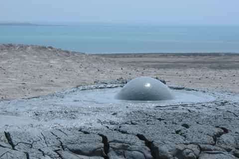 From Baku: Gobustan, Mud Volcanoes & Mosque Private Tour