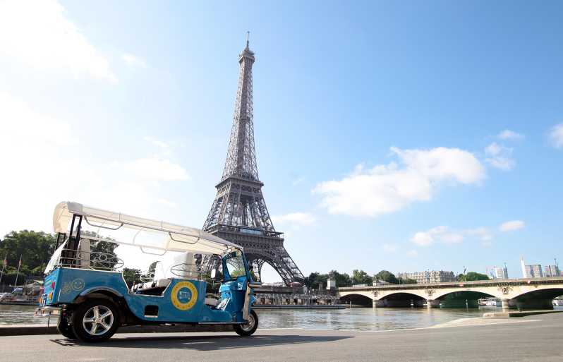 Paris: Private City Highlights Tuk-Tuk Tour with Pickup