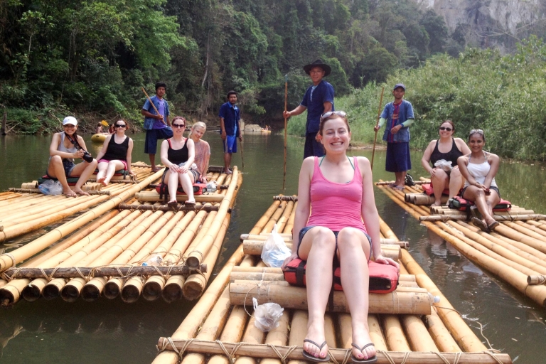 Khao Sok: 1 día de bambú rafting y baño con elefantesExcursión de un día de bambú rafting y baño con elefantes