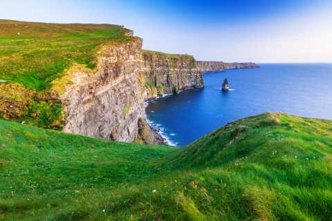 From Galway: Full-Day Cliffs of Moher and Sightseeing Tour