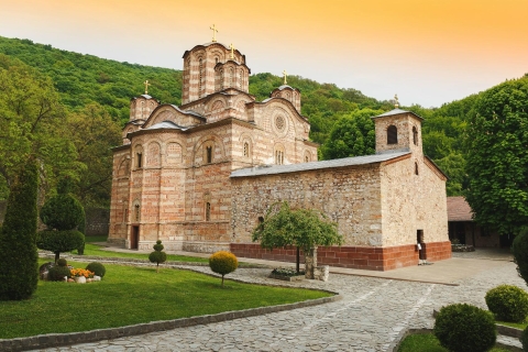 De Belgrade: Visite des monastères médiévaux et de la grotte de ResavaPetit groupe jusqu'à 8 personnes