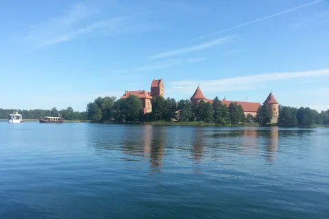 Vilnius: Private Paneriai Park, Trakai Castle, Kernavė Tour