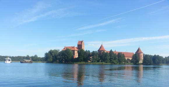 Vilnius: Private Paneriai Park, Trakai Castle, Kernavė Tour