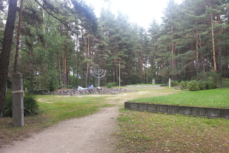 Vilnius: Private Paneriai Park, Trakai Castle, Kernavė Tour