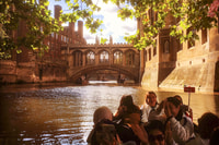 Cambridge, Guided Punting Tour - Housity