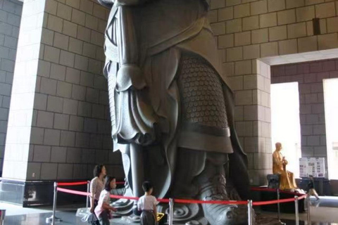 From Taipei or Taichung: Sun Moon Lake Day Trip & Boat Ride Taichung Departure:9～hour journey .eight-seater business car