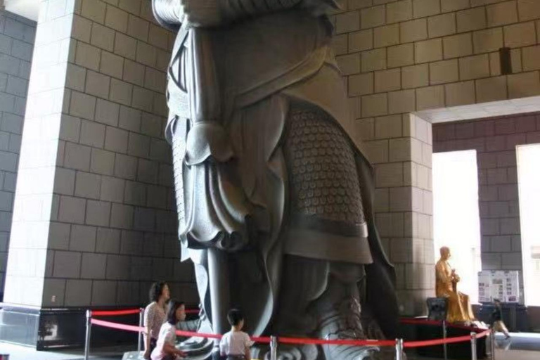 From Taipei or Taichung: Sun Moon Lake Day Trip & Boat Ride Taichung Departure:9～hour journey .eight-seater business car