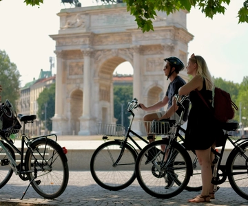 Milan: Bicycle Tour Live Tourist Guide 3 hours and half