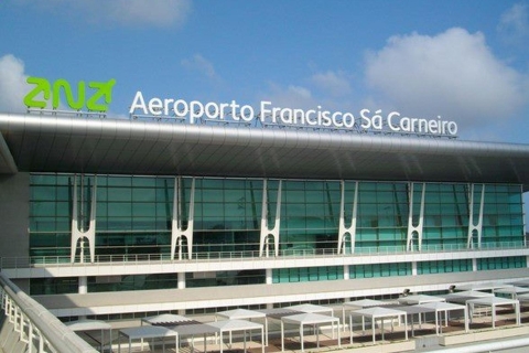 Porto: Privater Transfer zum / vom Flughafen nach Lissabon StadtLissabon nach Porto Flughafen oder City Private Transfer mit dem Auto