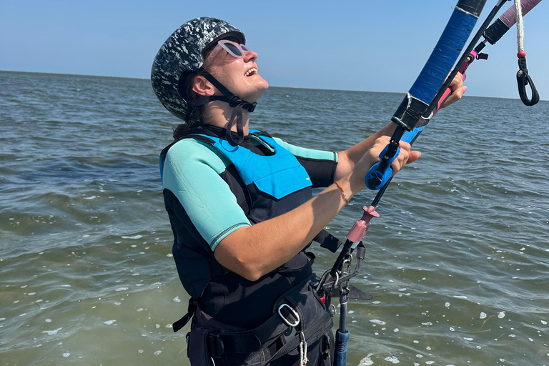 Djerba: Beginner Kitesurfing Lesson (Discovery Course) 2 hours Level 1 IKO