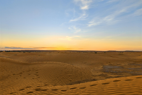 Dżerba: Zachód słońca, wschód słońca i jedna noc w berberyjskim namiocie.Dżerba: zachód słońca, wschód słońca i jedna noc w berberyjskim namiocie.