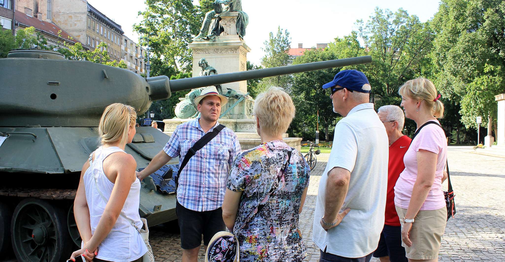 Budapest, Tour privato del comunismo a piedi con ingresso al Museo - Hizvo