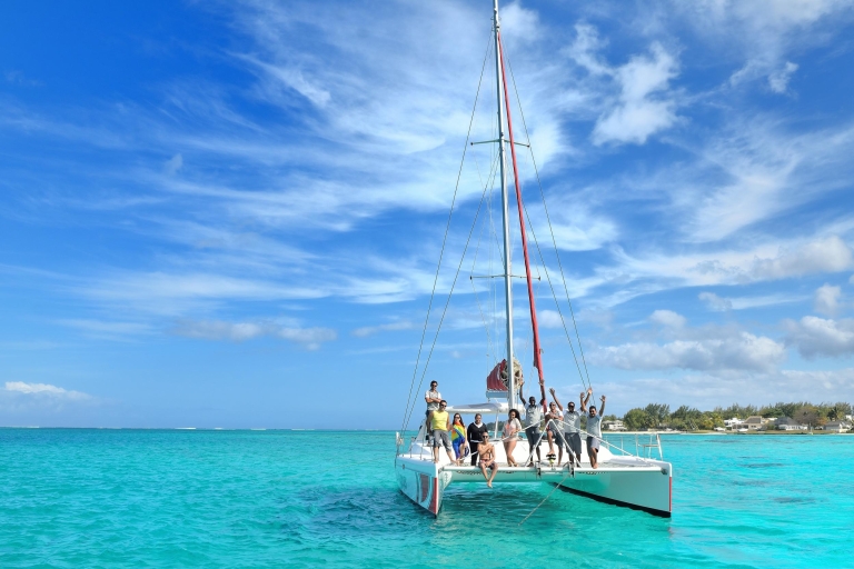 Full-Day Cruise to Ile aux Cerfs with BBQ Lunch Included Shared Cruise + BBQ Lunch
