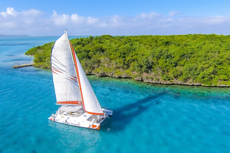 Full-Day Cruise to Ile aux Cerfs with BBQ Lunch Included Shared Cruise + BBQ Lunch