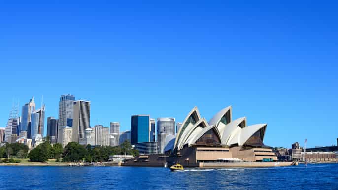 sydney harbour lunch cruise with bondi beach and city tour