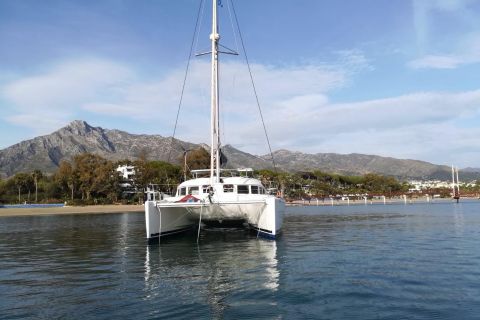 Marbella: Catamaran Tour with Dolphin Watching