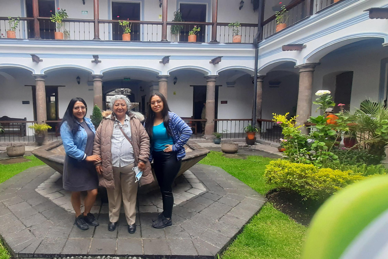 Quito: Historic Center Love Stories Walking Tour