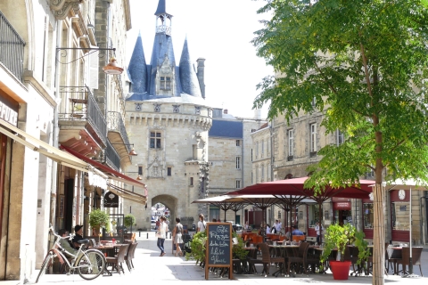 Bordeaux: Rundgang mit GuideZweisprachige Tour auf Französisch und Englisch