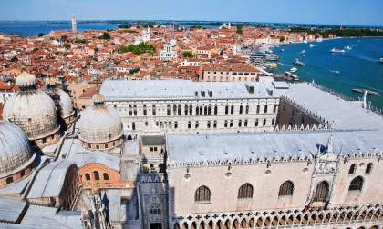 Venedig: Kleingruppentour zum Dogenpalast mit einem ortskundigen Guide