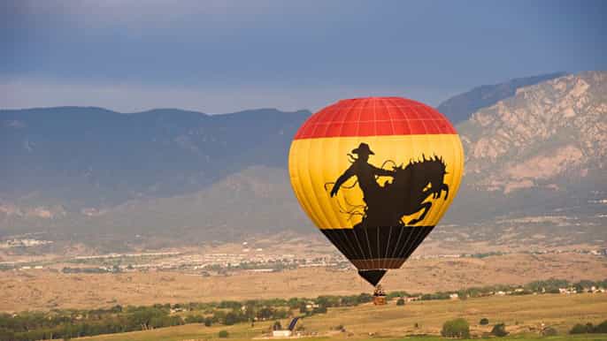 hot air balloon flight colorado springs sunrise
