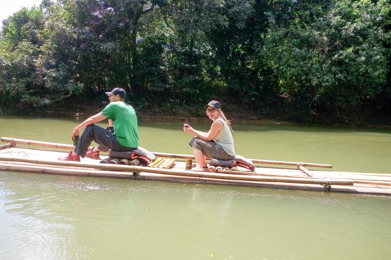 Desde Khao Lak: tour de día completo por el lago Cheow Lan con cuevaTour grupal compartido