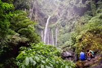 Tiu Kelep e Sendang Gile Tour di trekking a cascata - Hizvo