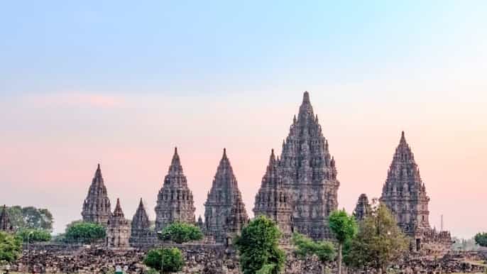 yogyakarta excursie naar prambanan tempel zonsondergang